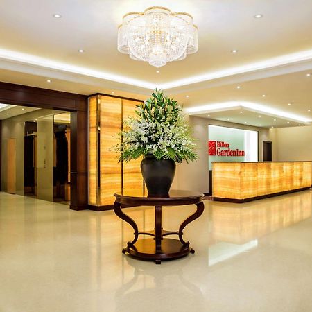 Hilton Garden Inn Hanoi Esterno foto