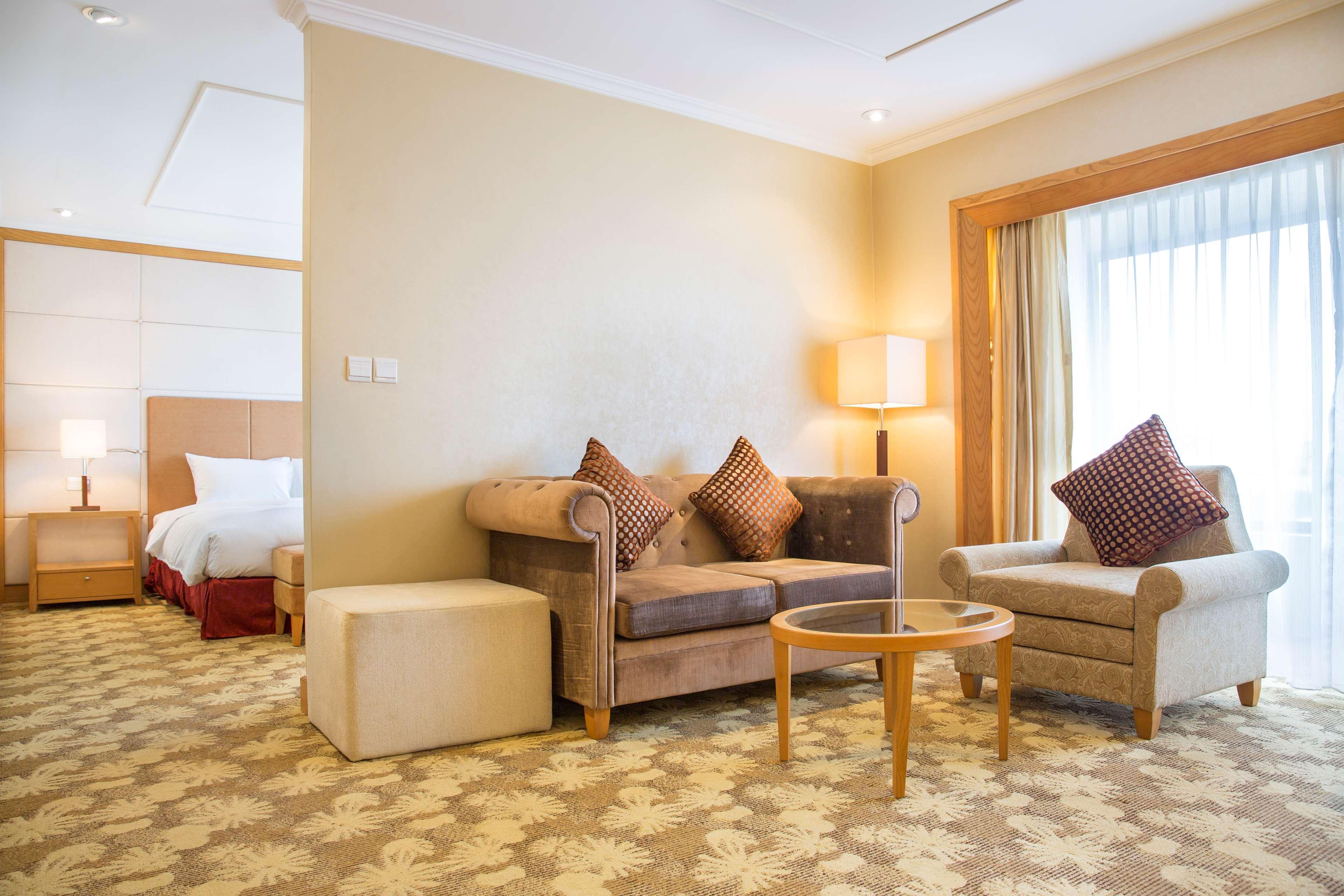 Hilton Garden Inn Hanoi Esterno foto