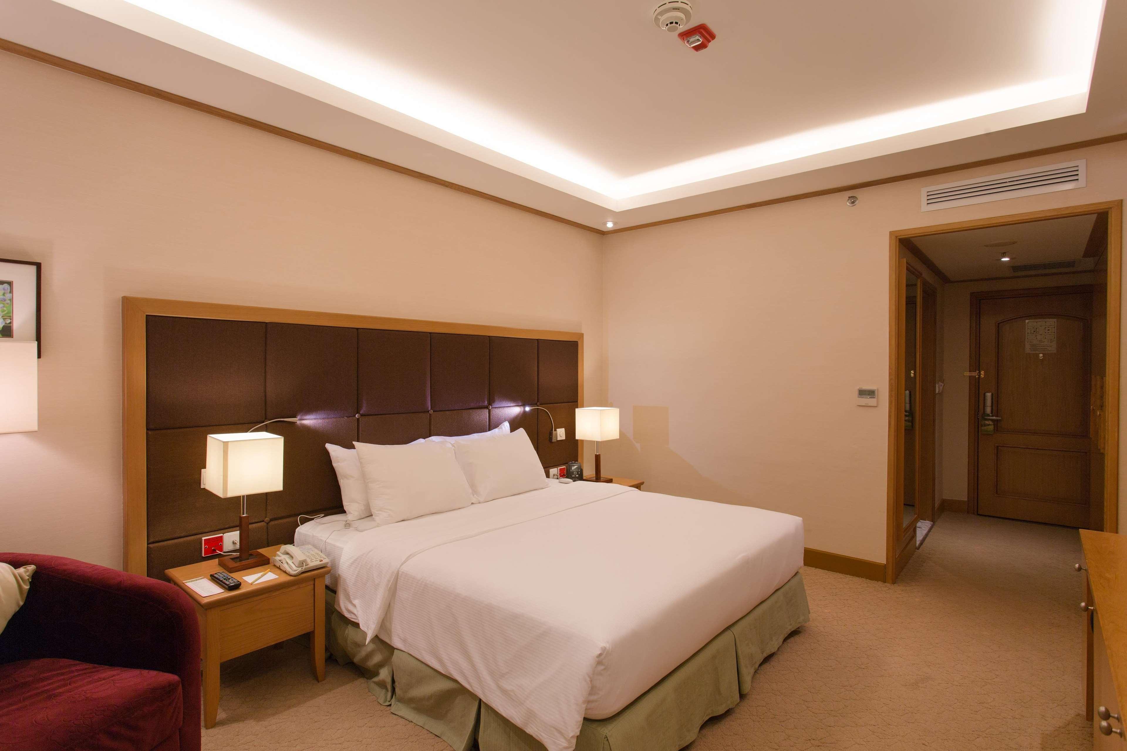 Hilton Garden Inn Hanoi Esterno foto