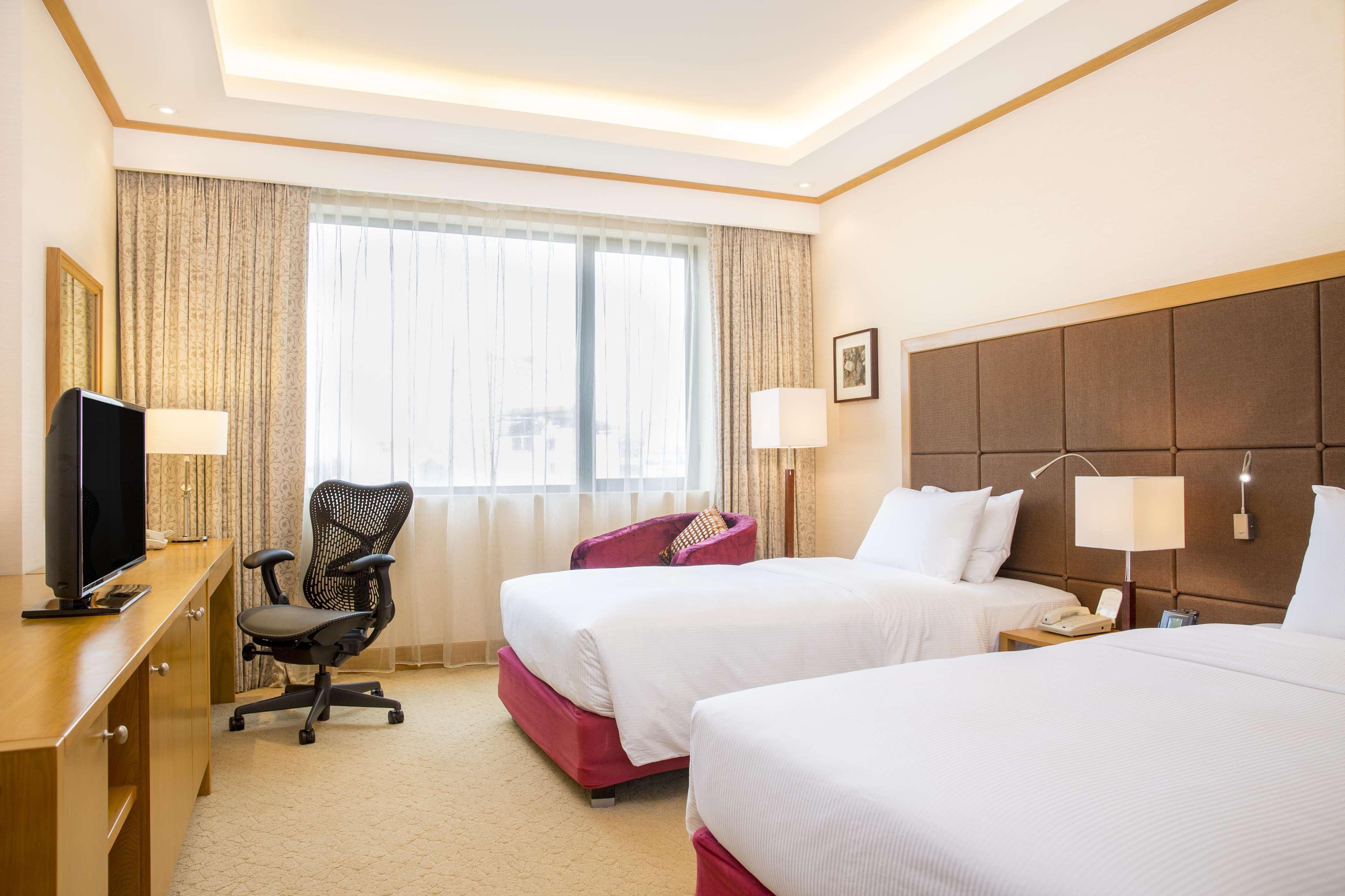 Hilton Garden Inn Hanoi Esterno foto