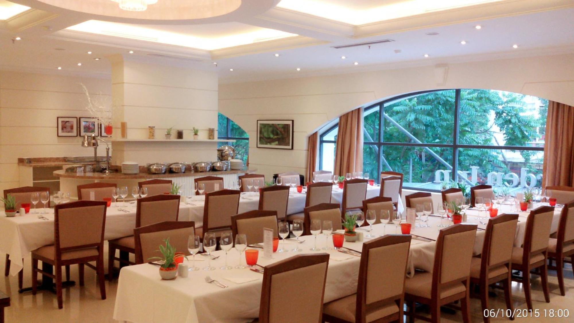 Hilton Garden Inn Hanoi Esterno foto