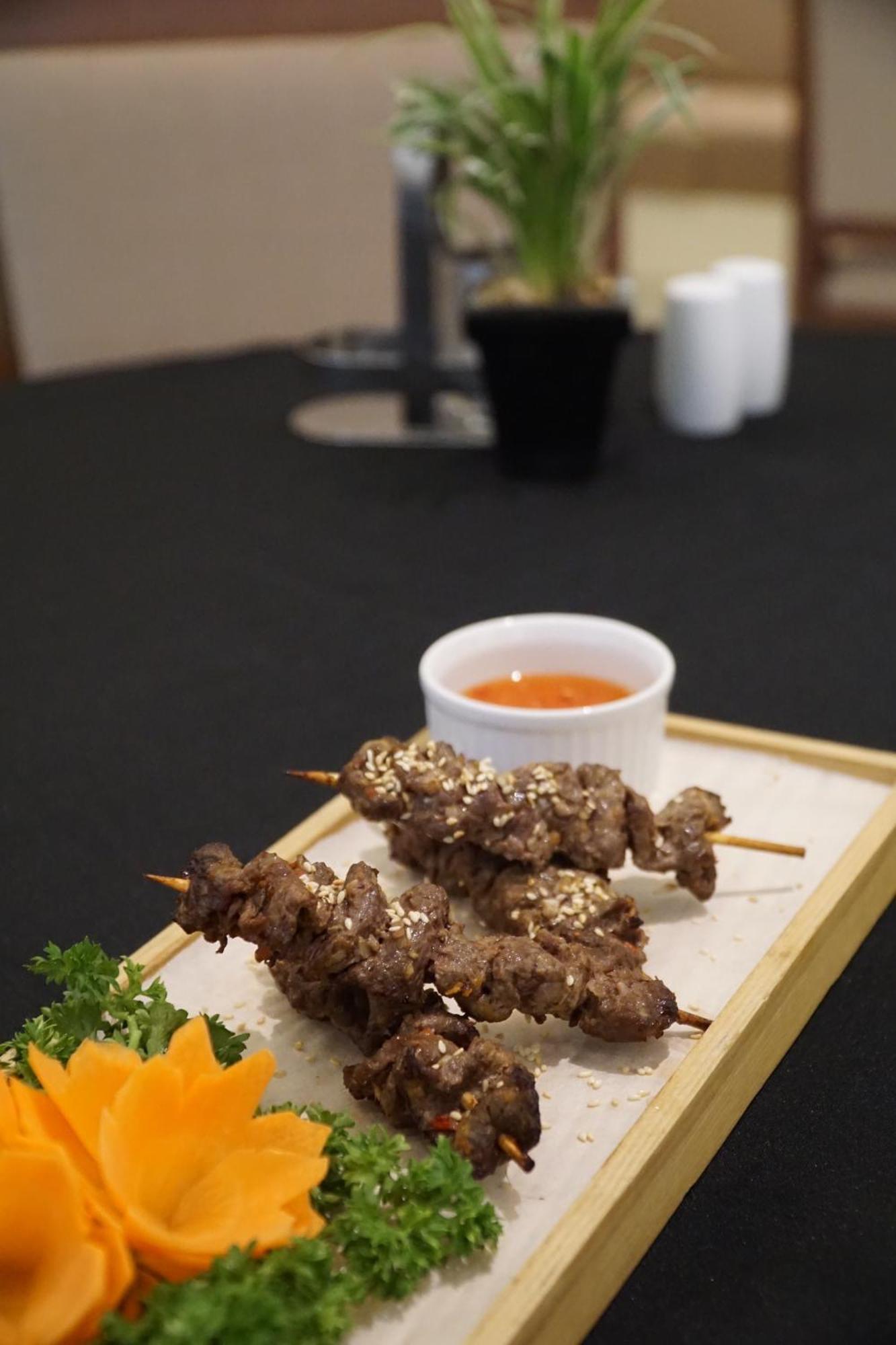 Hilton Garden Inn Hanoi Esterno foto
