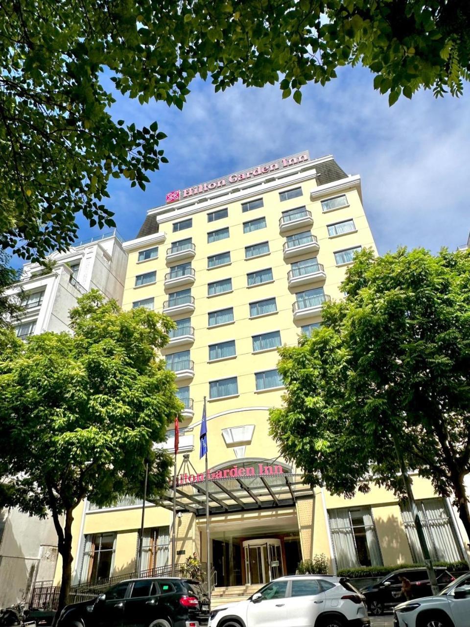 Hilton Garden Inn Hanoi Esterno foto