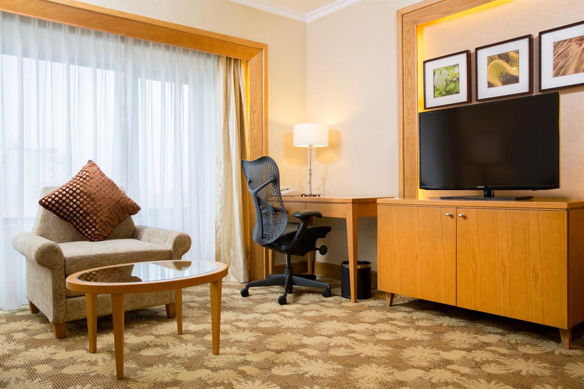Hilton Garden Inn Hanoi Esterno foto