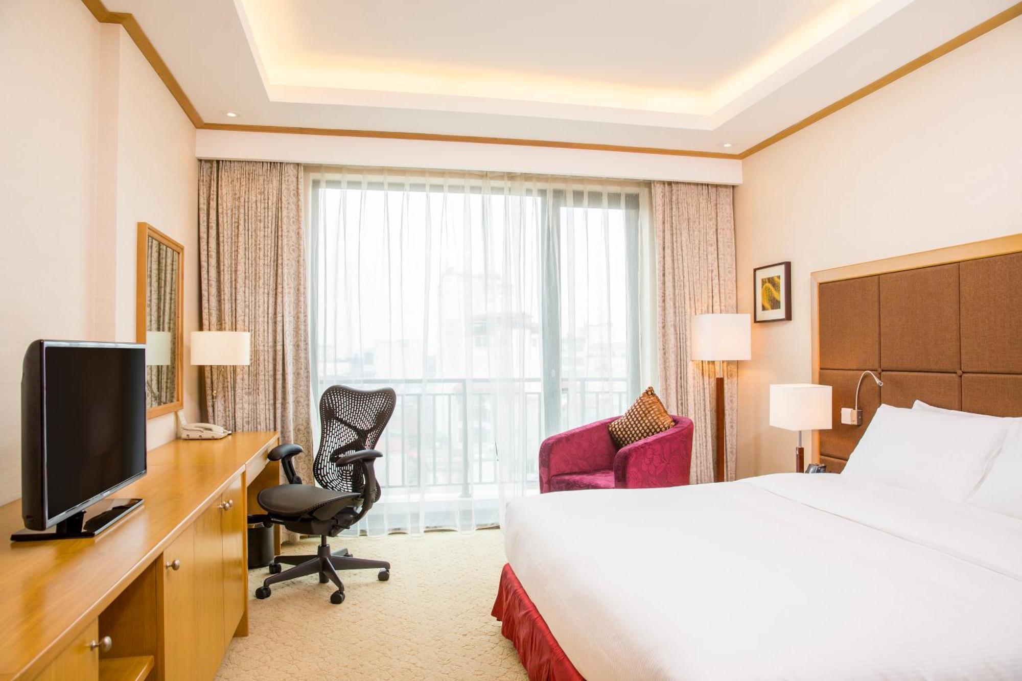 Hilton Garden Inn Hanoi Esterno foto