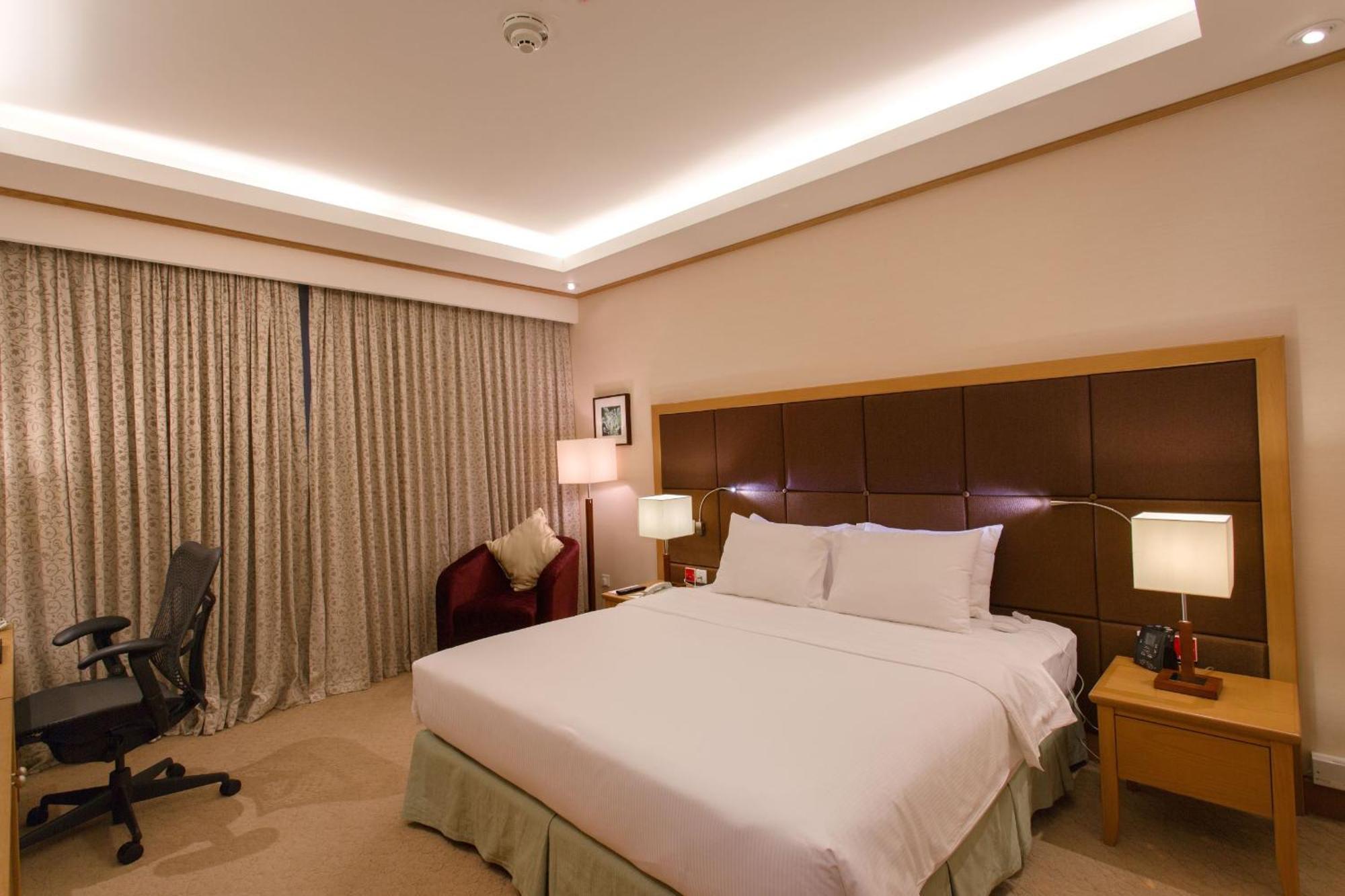 Hilton Garden Inn Hanoi Esterno foto