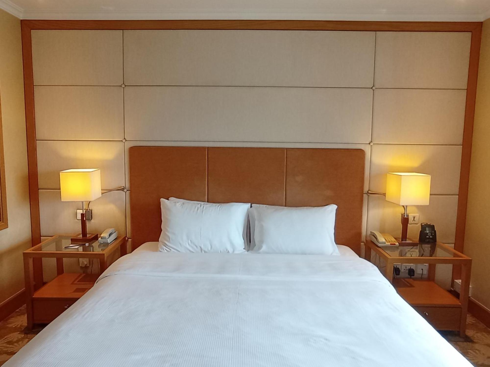 Hilton Garden Inn Hanoi Esterno foto