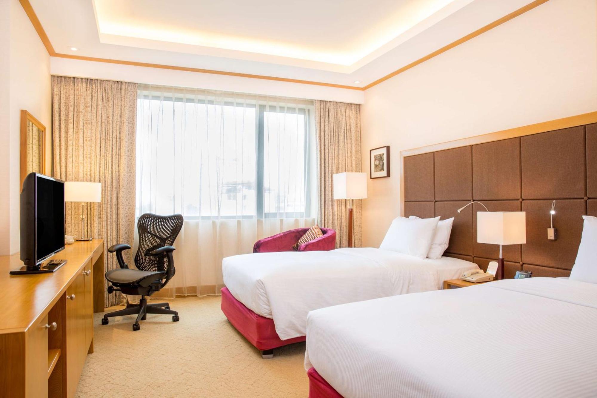 Hilton Garden Inn Hanoi Esterno foto