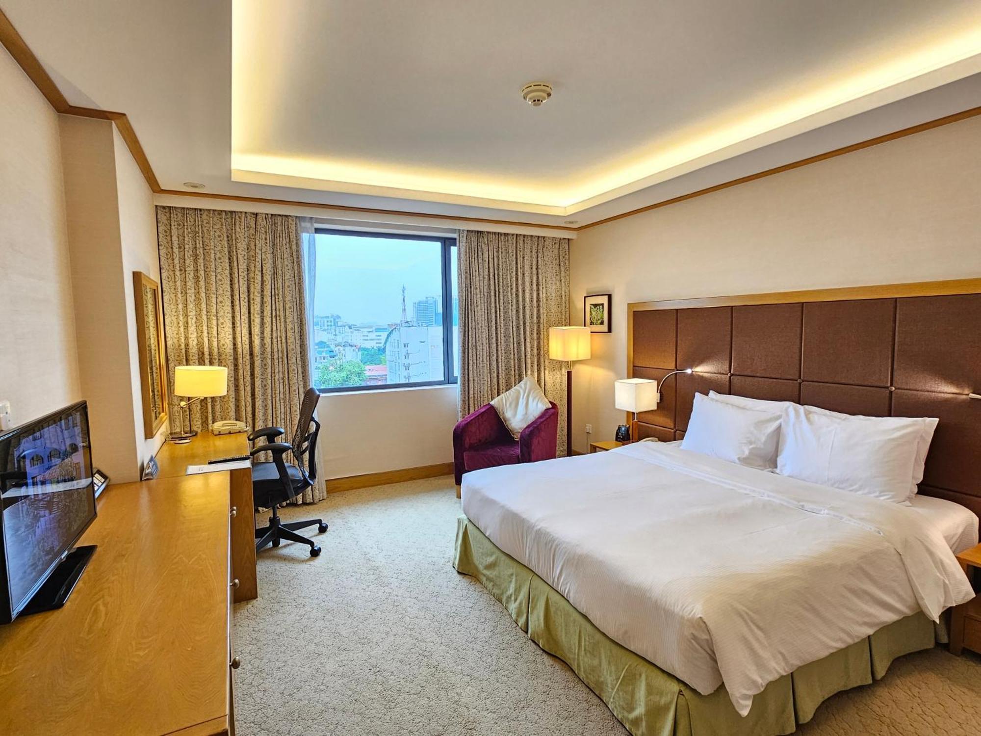 Hilton Garden Inn Hanoi Esterno foto
