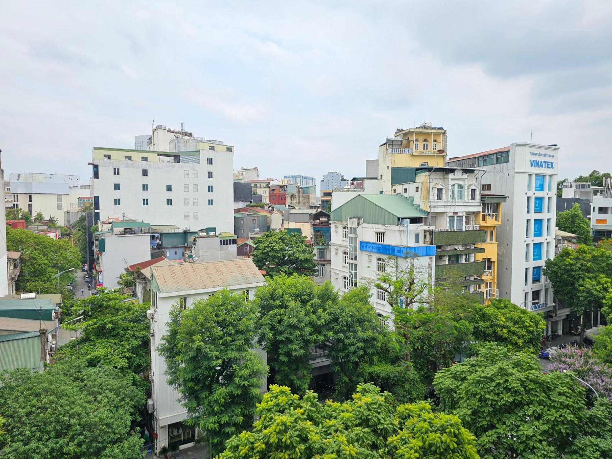 Hilton Garden Inn Hanoi Esterno foto