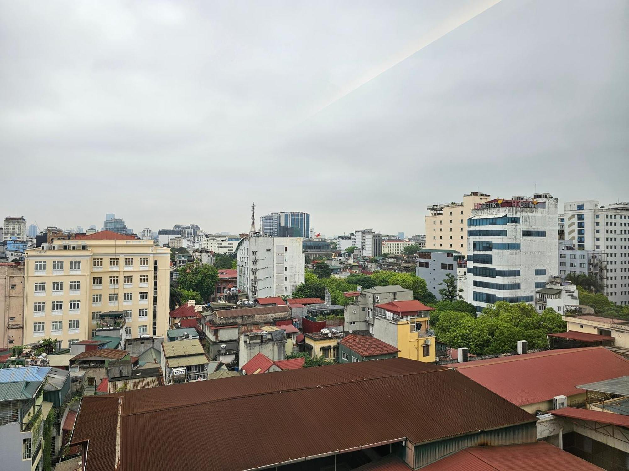 Hilton Garden Inn Hanoi Esterno foto