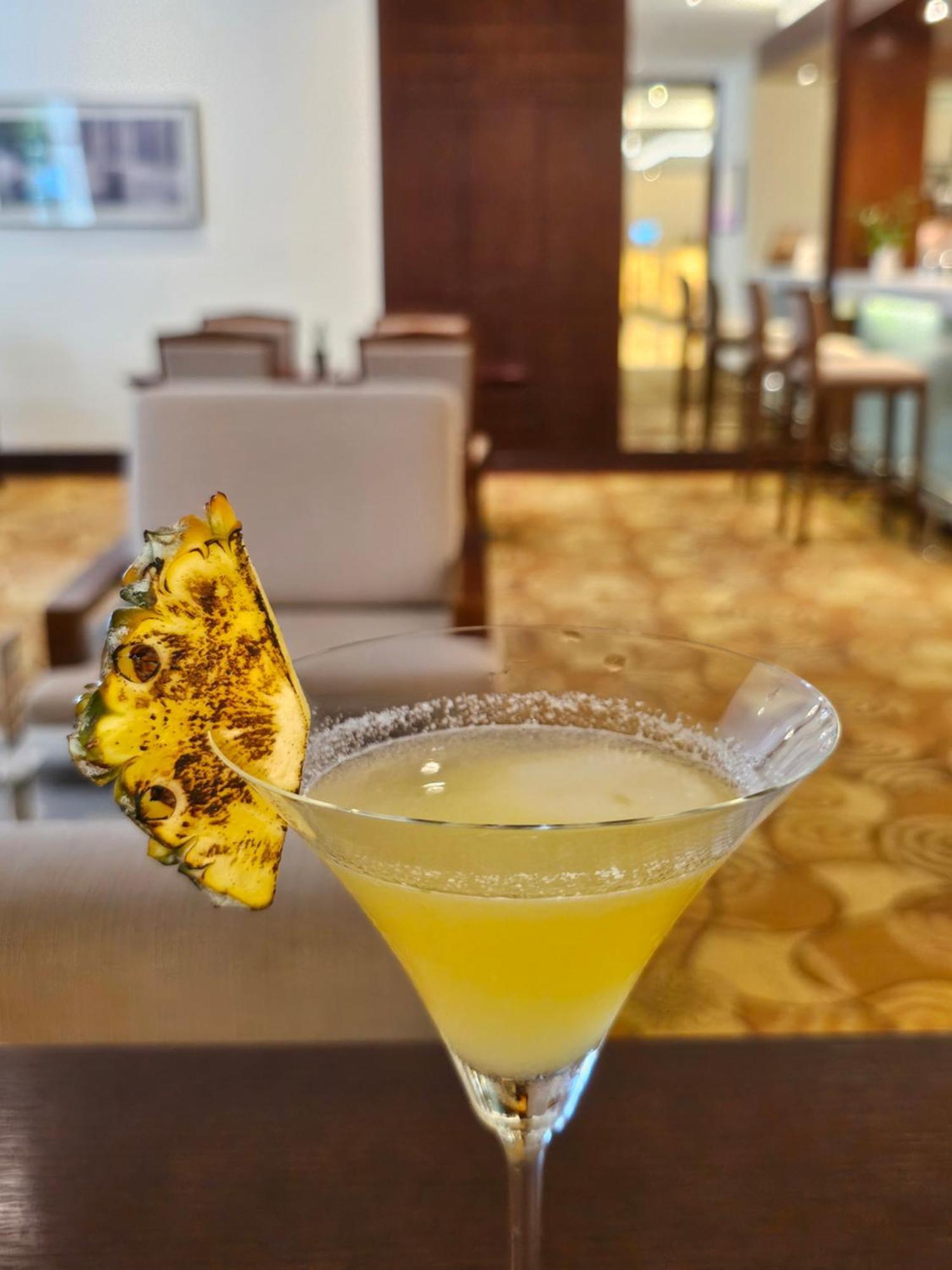 Hilton Garden Inn Hanoi Esterno foto