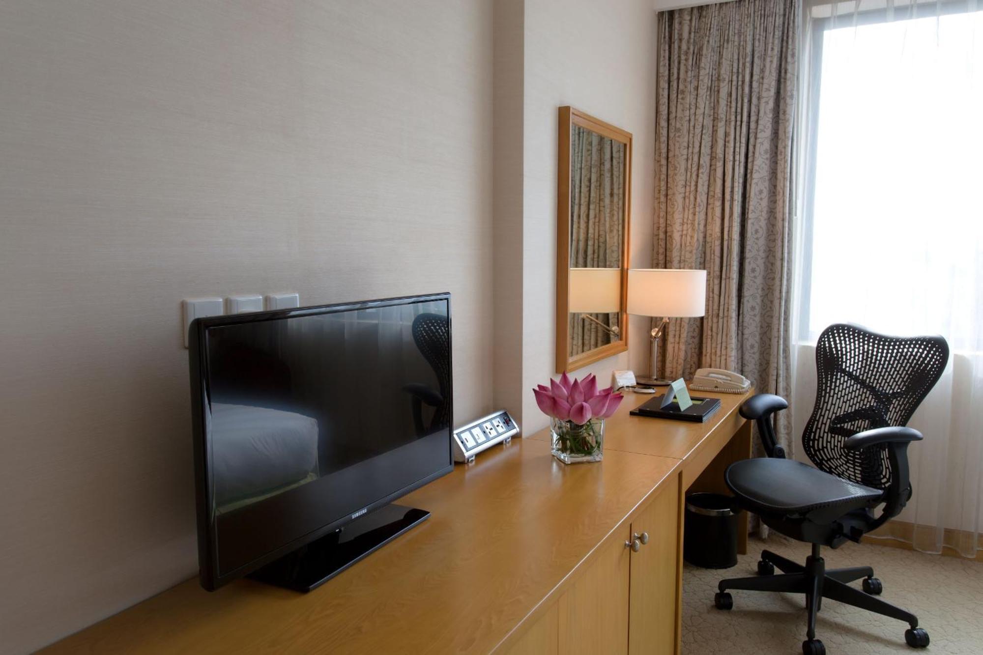 Hilton Garden Inn Hanoi Esterno foto